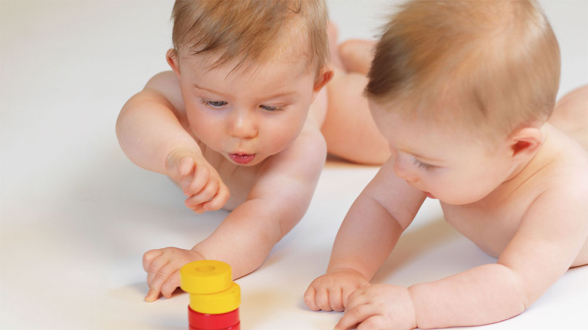 Ich bin Annika Wortmann, Heilpädagogin, und freue mich, euch in der Hebammenpraxis Oespel PEKiP Kurse für eure Babys im ersten... Ich bin Annika Wortmann, Heilpädagogin, und freue mich, euch in der Hebammenpraxis Oespel PEKiP Kurse für eure Babys im ersten...